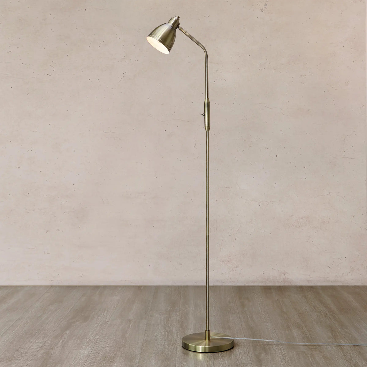 Markslöjd Story Golvlampa 1 l, Antik