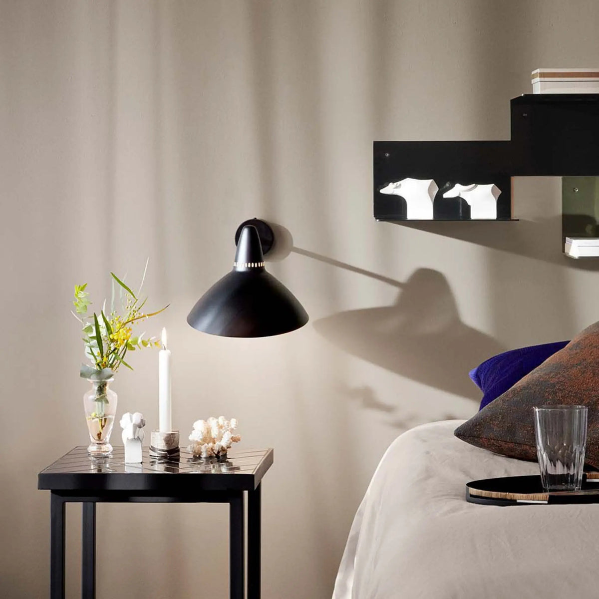 Warm Nordic Lightsome Vägglampa, Black Noir