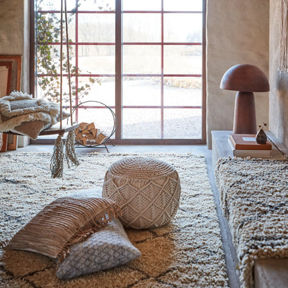 Affari of Sweden, Juni Sittpuff, Elfenben-Silvra Home