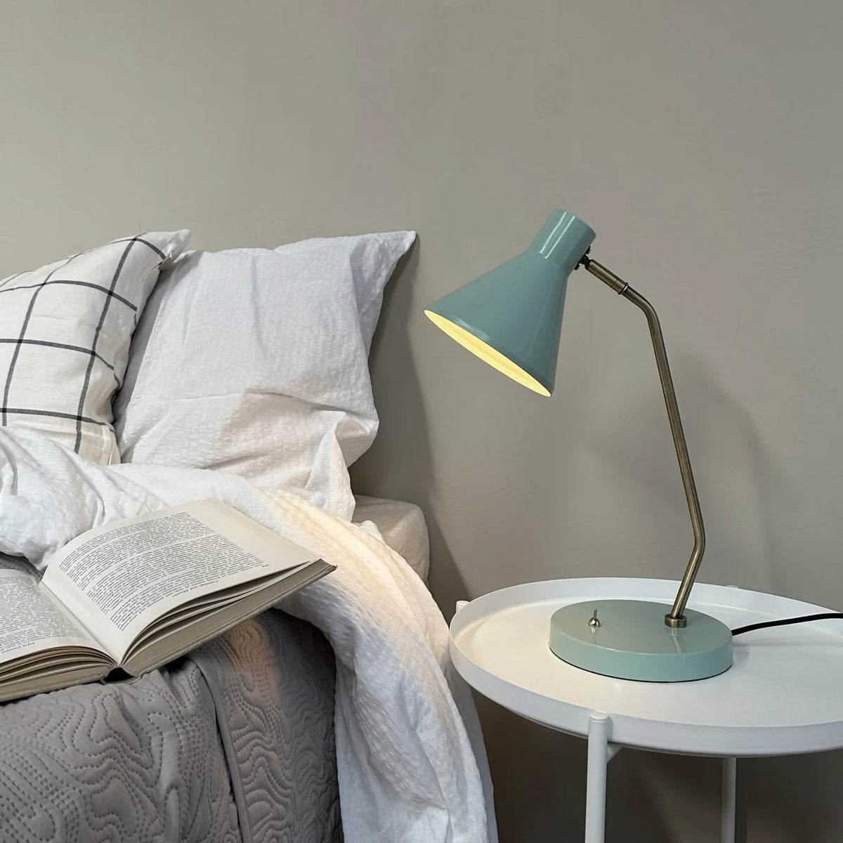 Dyberg Larsen Sleep Bordslampa, Blank mintgrön/Antikmässing