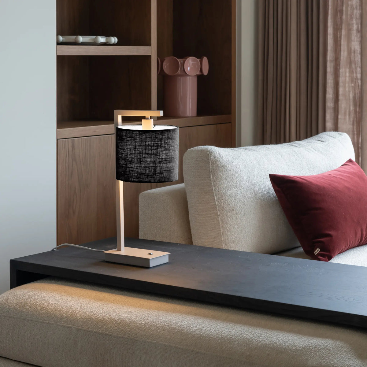 it's about RoMi Boston Bordslampa, Sand/Svart