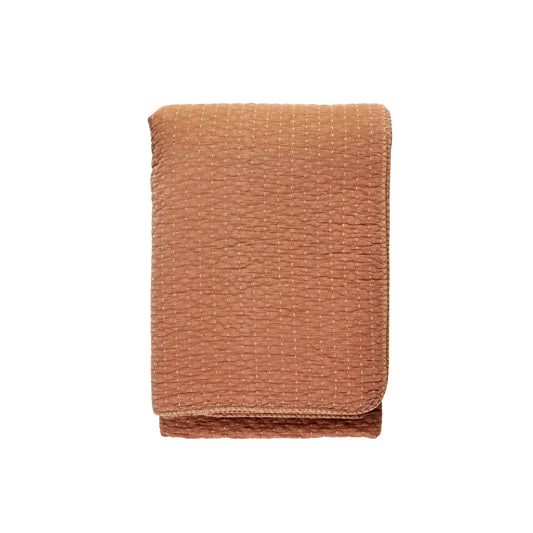 Madam Stoltz Sängöverkast Quiltat 240x240 cm, Dusty Persika