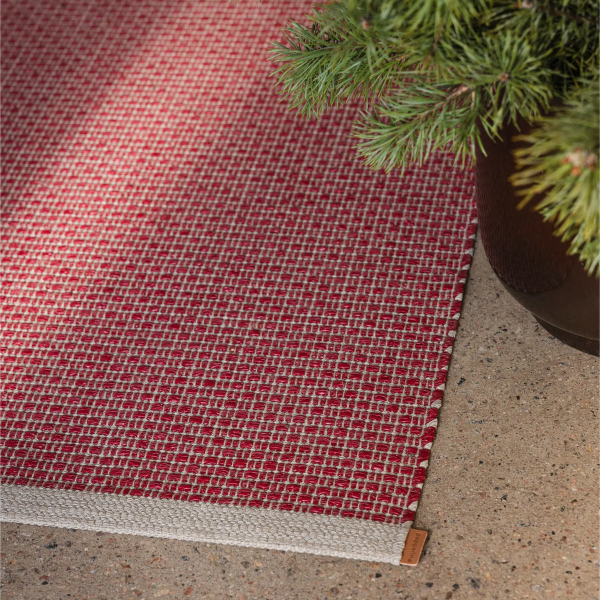 Pappelina Nils Matta 70x180 cm, Dark Red