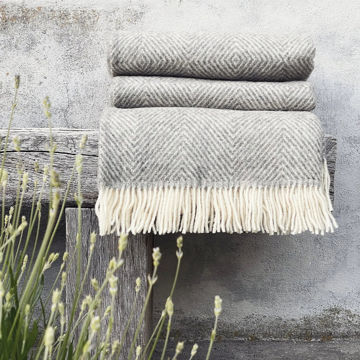 Silkeborg Uldspinderi Fanø Ullpläd 140x240 cm, Light Nordic Grey