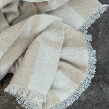 Tinted Objects Hallin Filt Mohair 130x170 cm, Beige-Offwhite