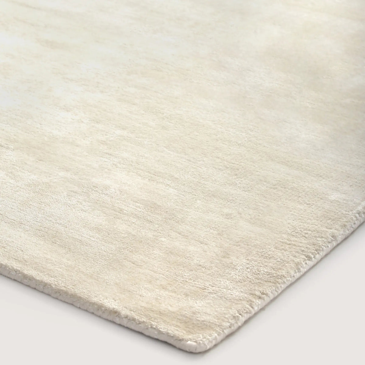 Tinted Objects Backfjall Viskosmatta 170x240 cm, Beige/vit