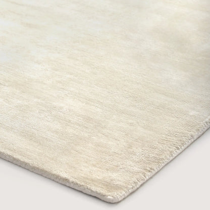 Tinted Objects Backfjall Viskosmatta 170x240 cm, Beige/vit