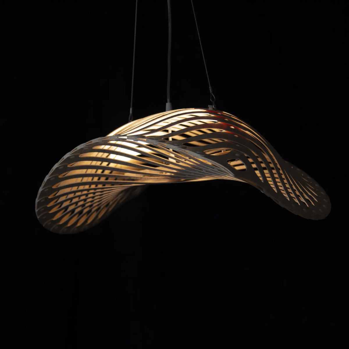 David Trubridge Navicula medium Taklampa 90 cm, Bambu