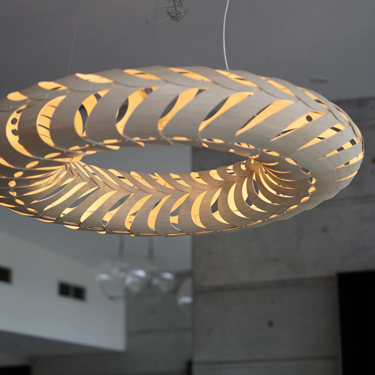 David Trubridge Maru Taklampa 110 cm, Bambu