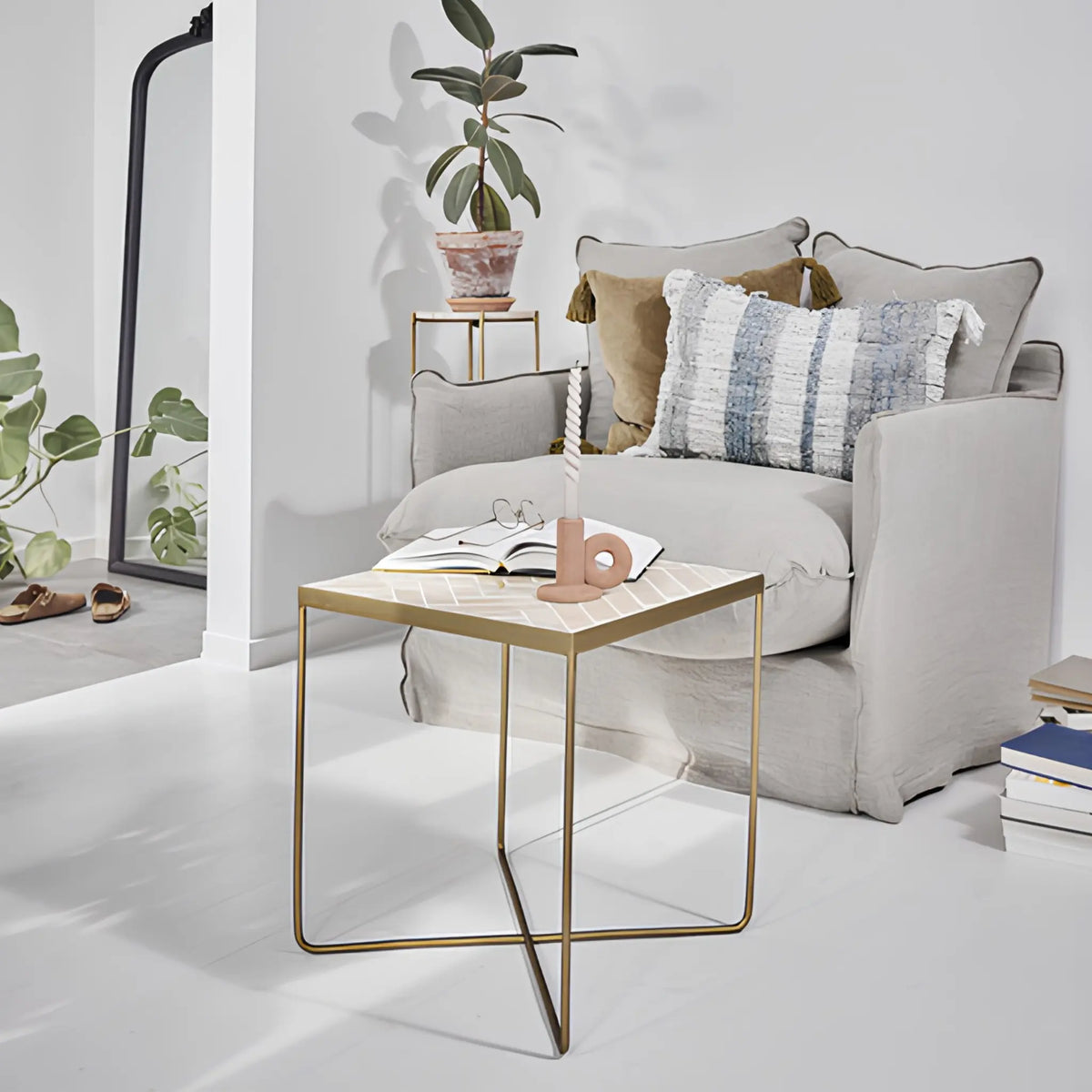 Lene Bjerre Traville Pelarbord Ø27.5 cm, Linne/ljusguld
