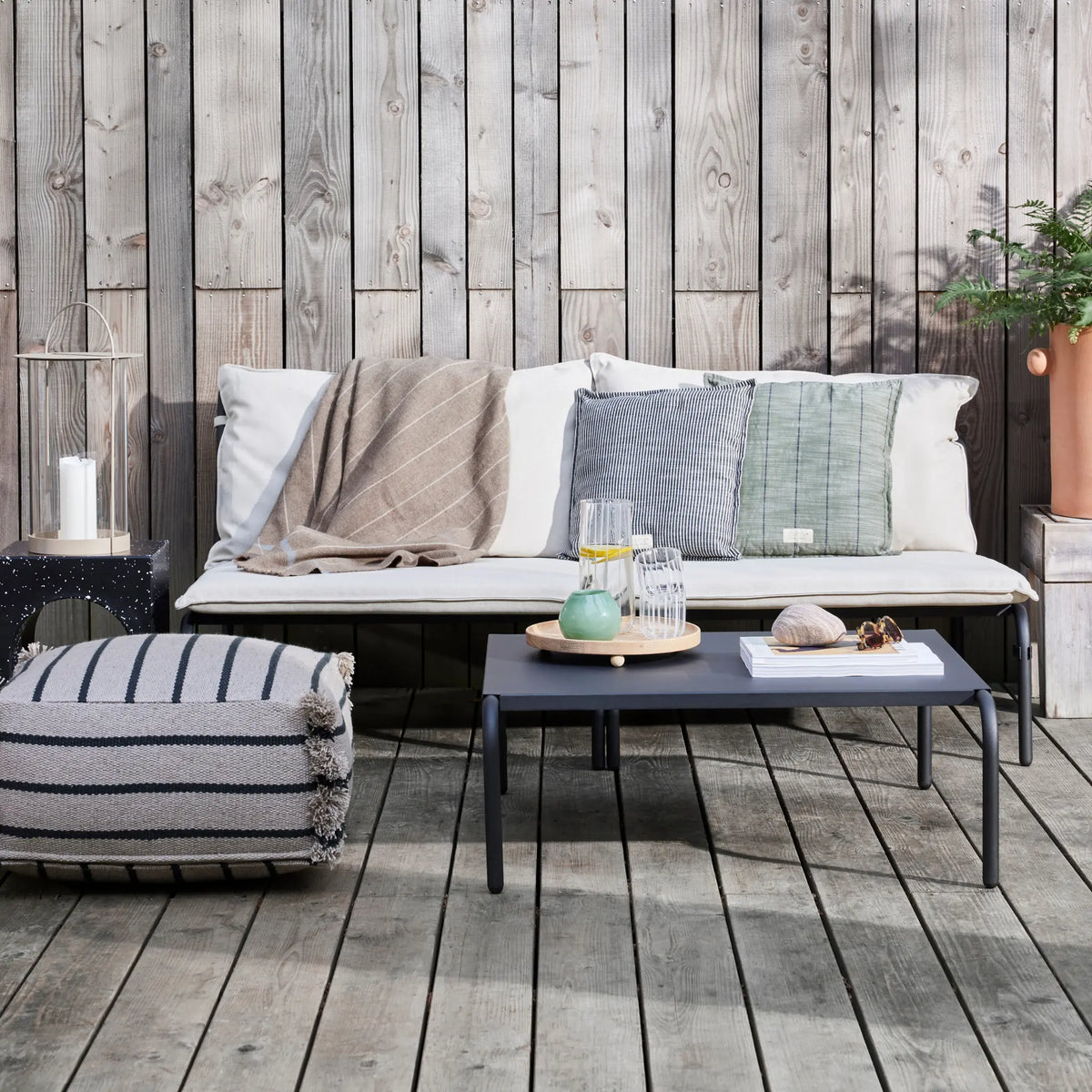 Oyoy Living Furi Loungestol Utomhus, Svart