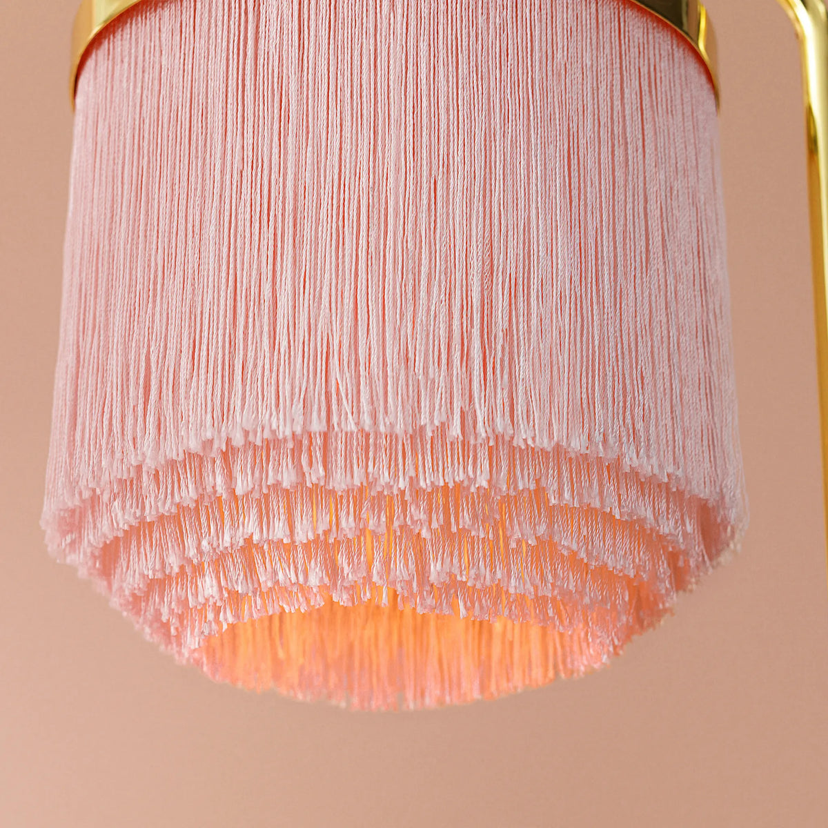 Warm Nordic Fringe Bordslampa, Pale Pink