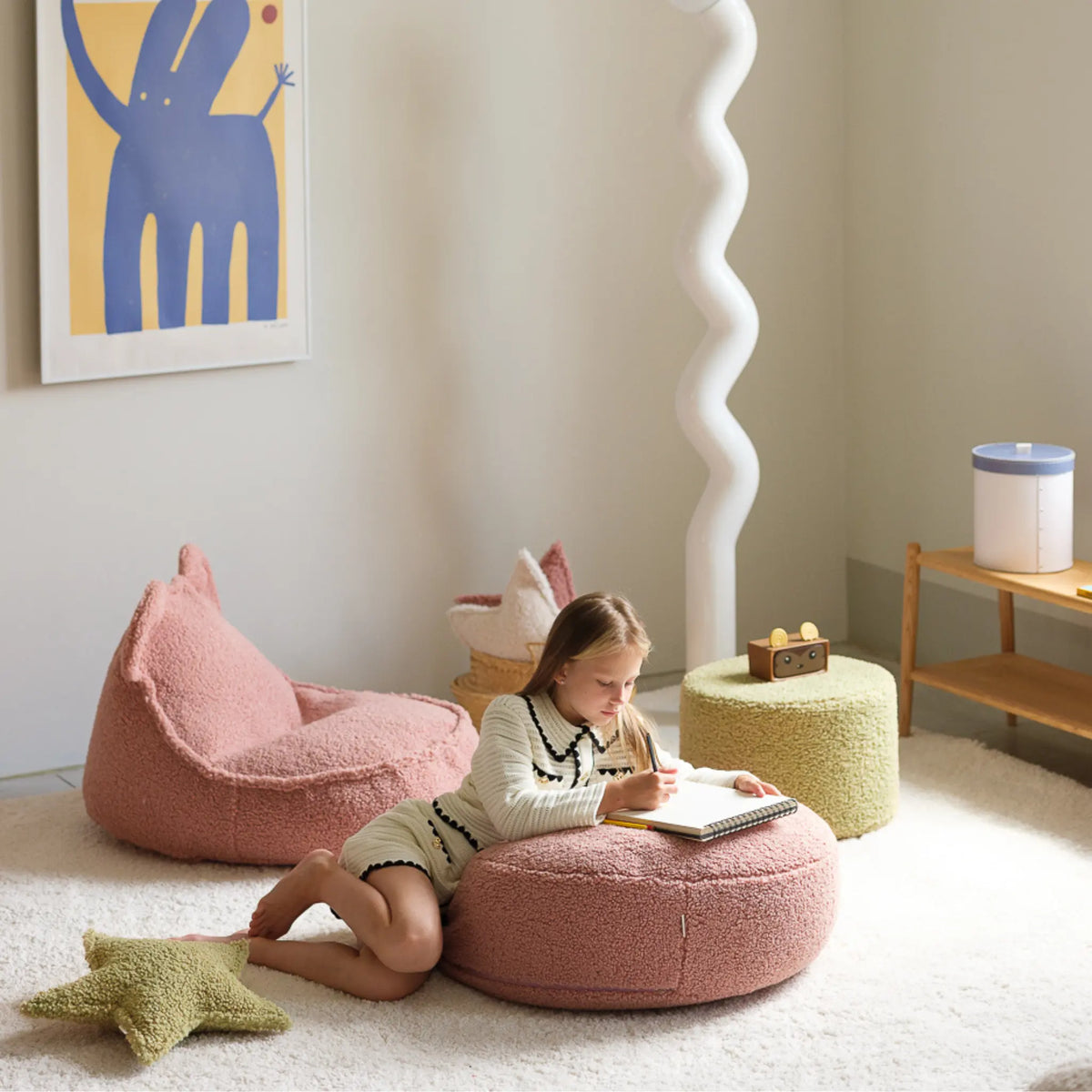 Wigiwama Bear Saccosäck & Sittpuff Set, Guava